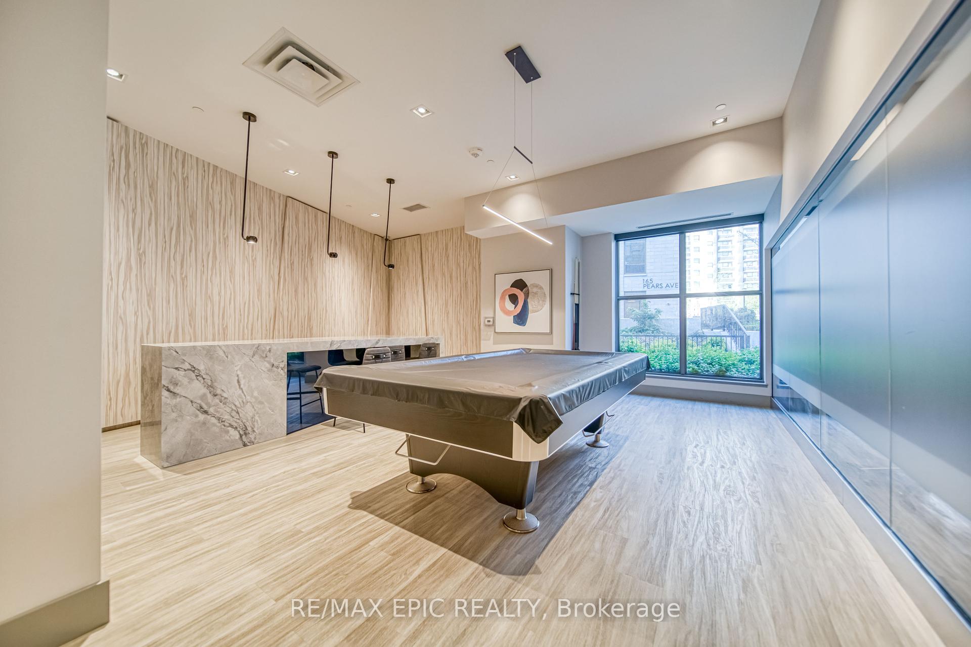 3 Bedrooms Condo at 165 Pears, Toronto For sale