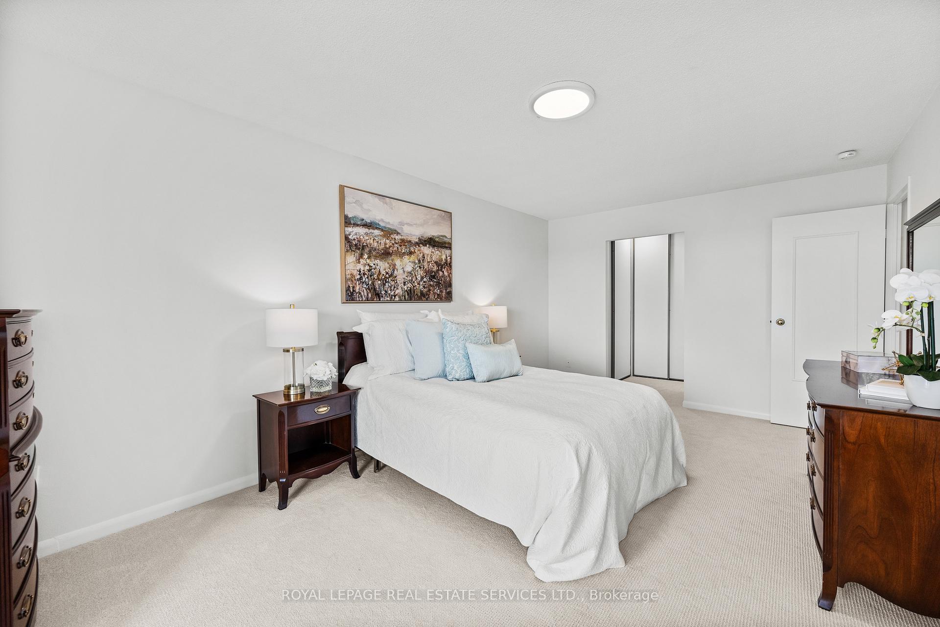 2 Bedrooms Condo at 2185 Marine,  Oakville For sale