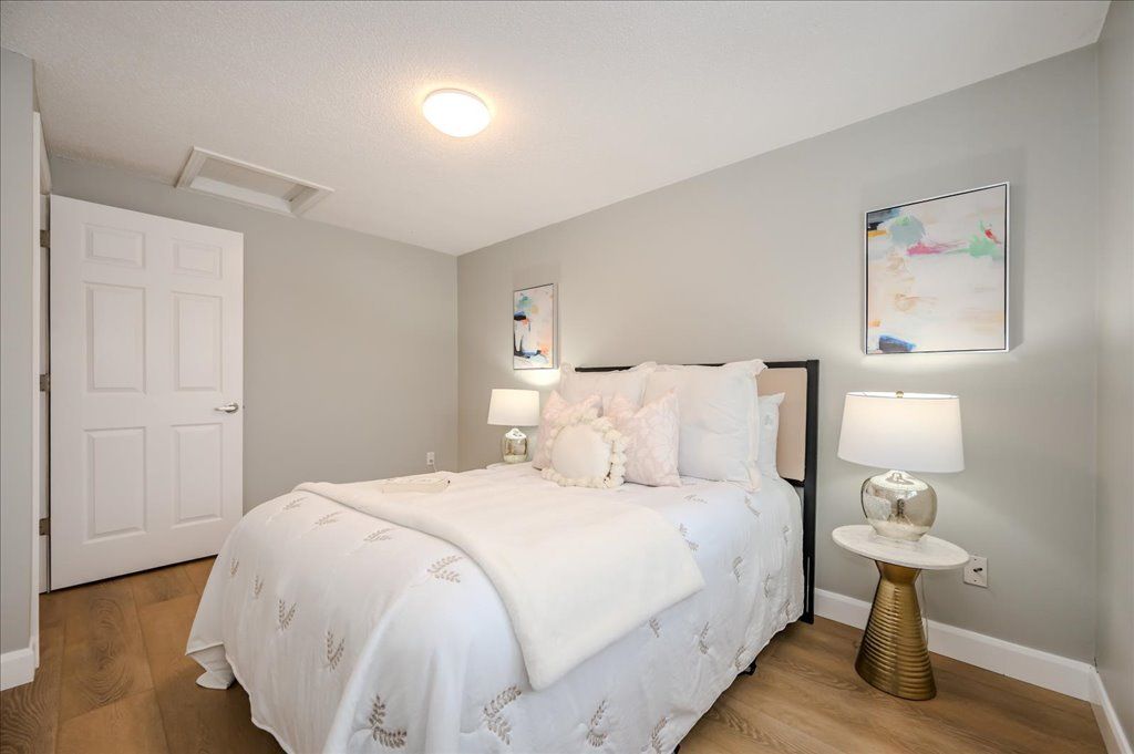 130 Freshmeadow Way