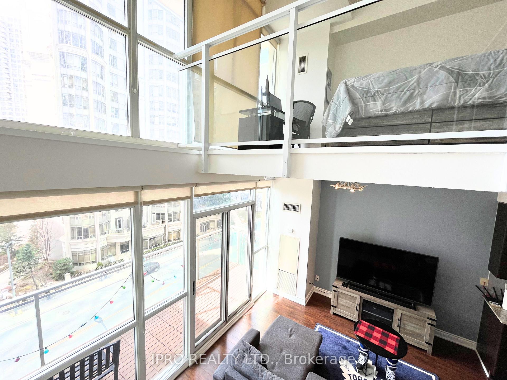 1 Bedroom Condo at 225 Webb,  Mississauga For sale