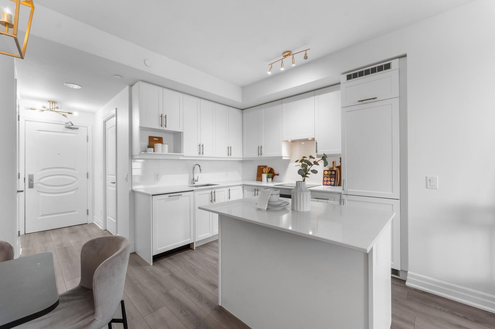 9075 Jane Street 1010