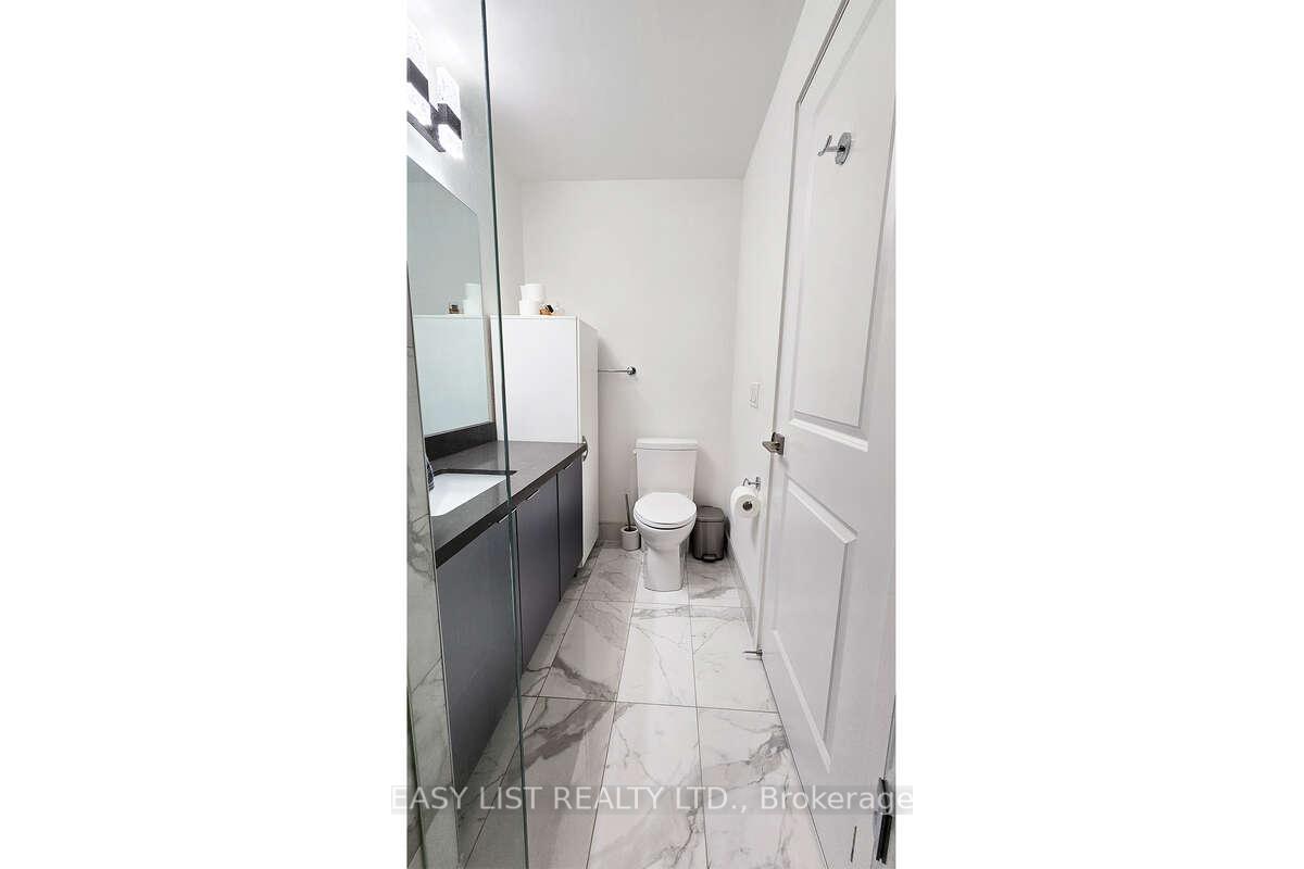 2 Bedrooms Condo at 2908 Highway 7, Vaughan For sale