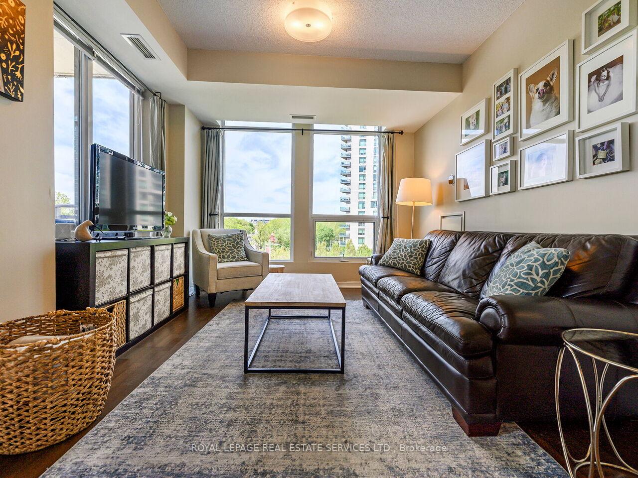 2 Bedrooms Condo at 628 Fleet, Toronto For sale