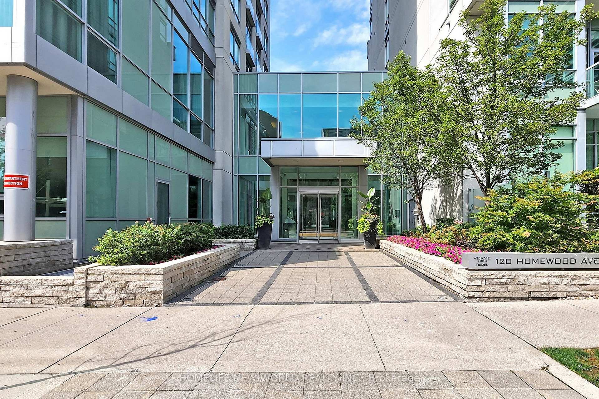 2 Bedrooms Condo at 120 Homewood, Toronto For sale