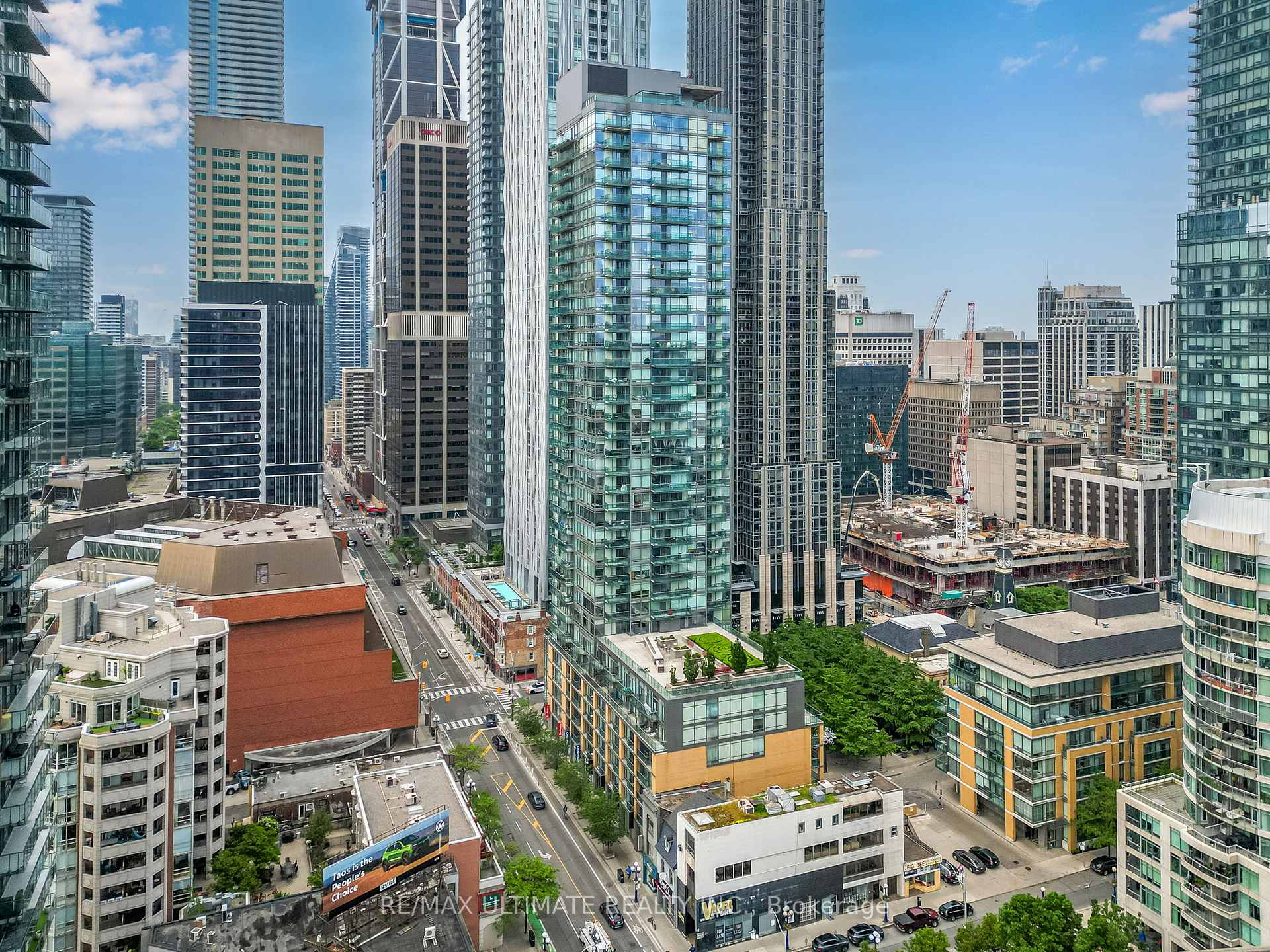 2 Bedrooms Condo at 18 Yorkville, Toronto For sale