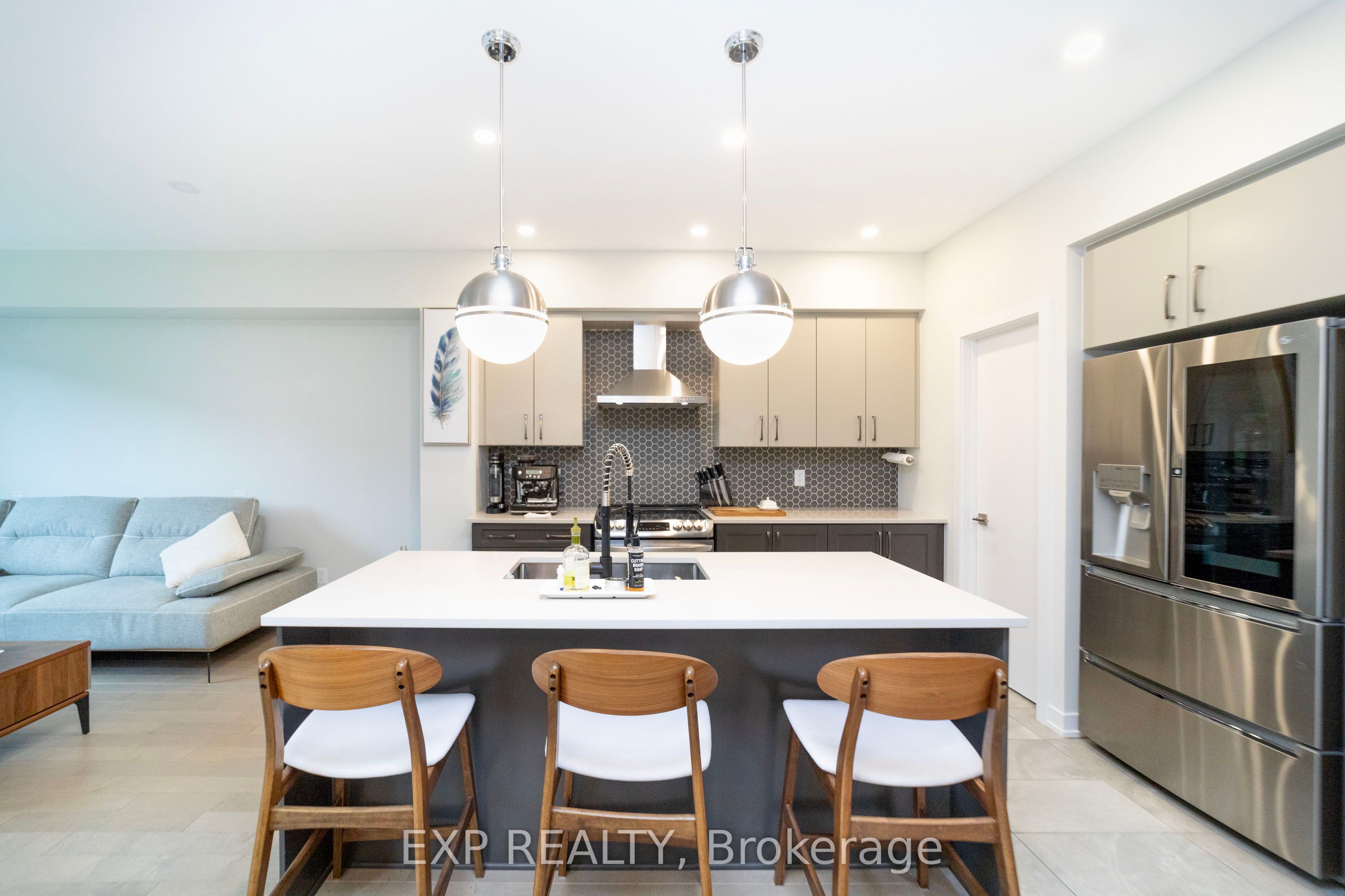 230 FINSBURY Avenue, Stittsville - Munster - Richmond 8203 - Stittsville (South)