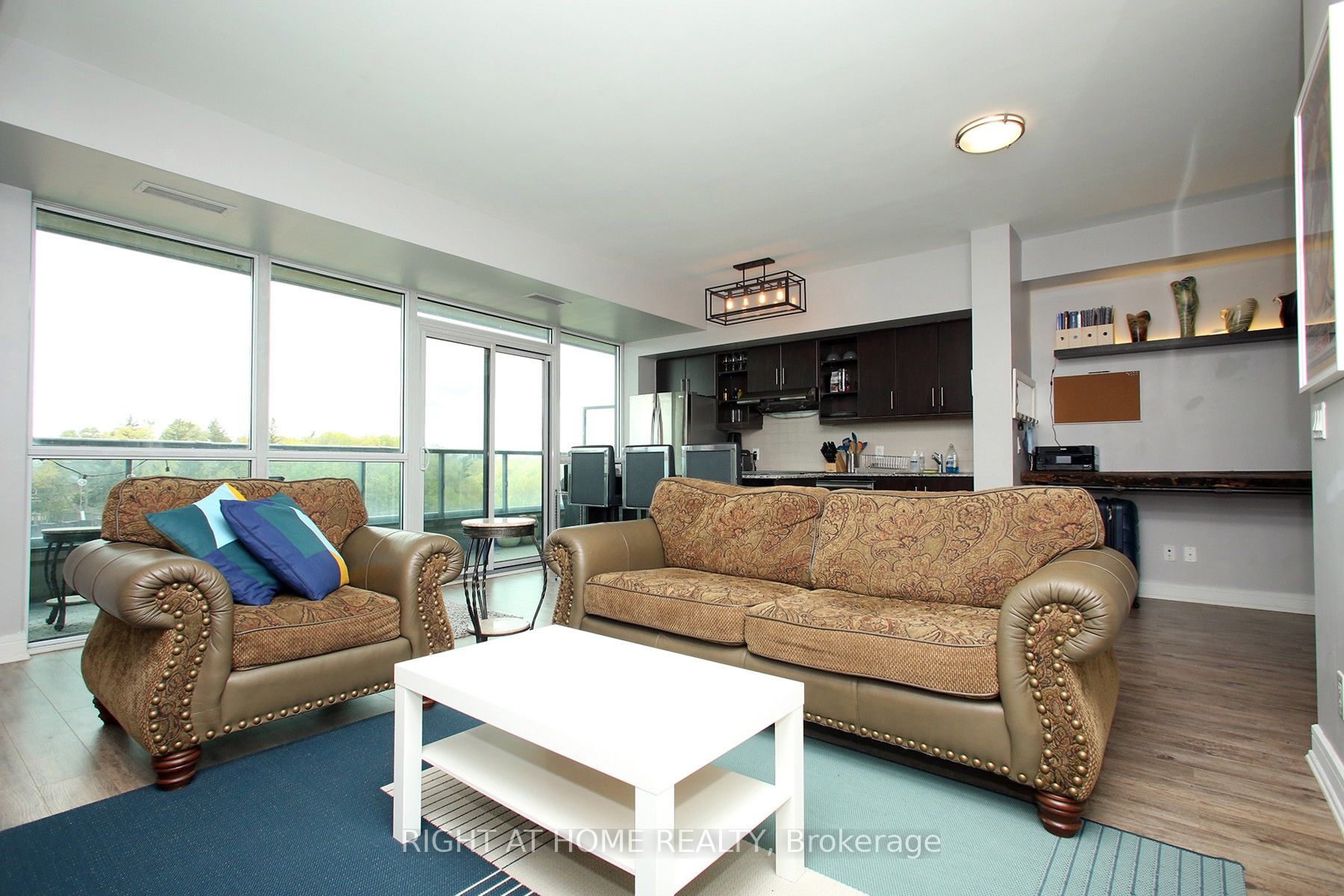 35 Brian Peck Crescent, #303