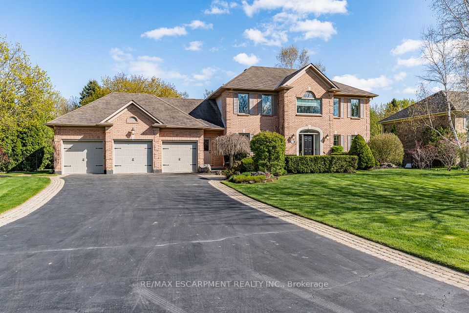 12 Elderberry Lane, Hamilton, ON L0R 1H2