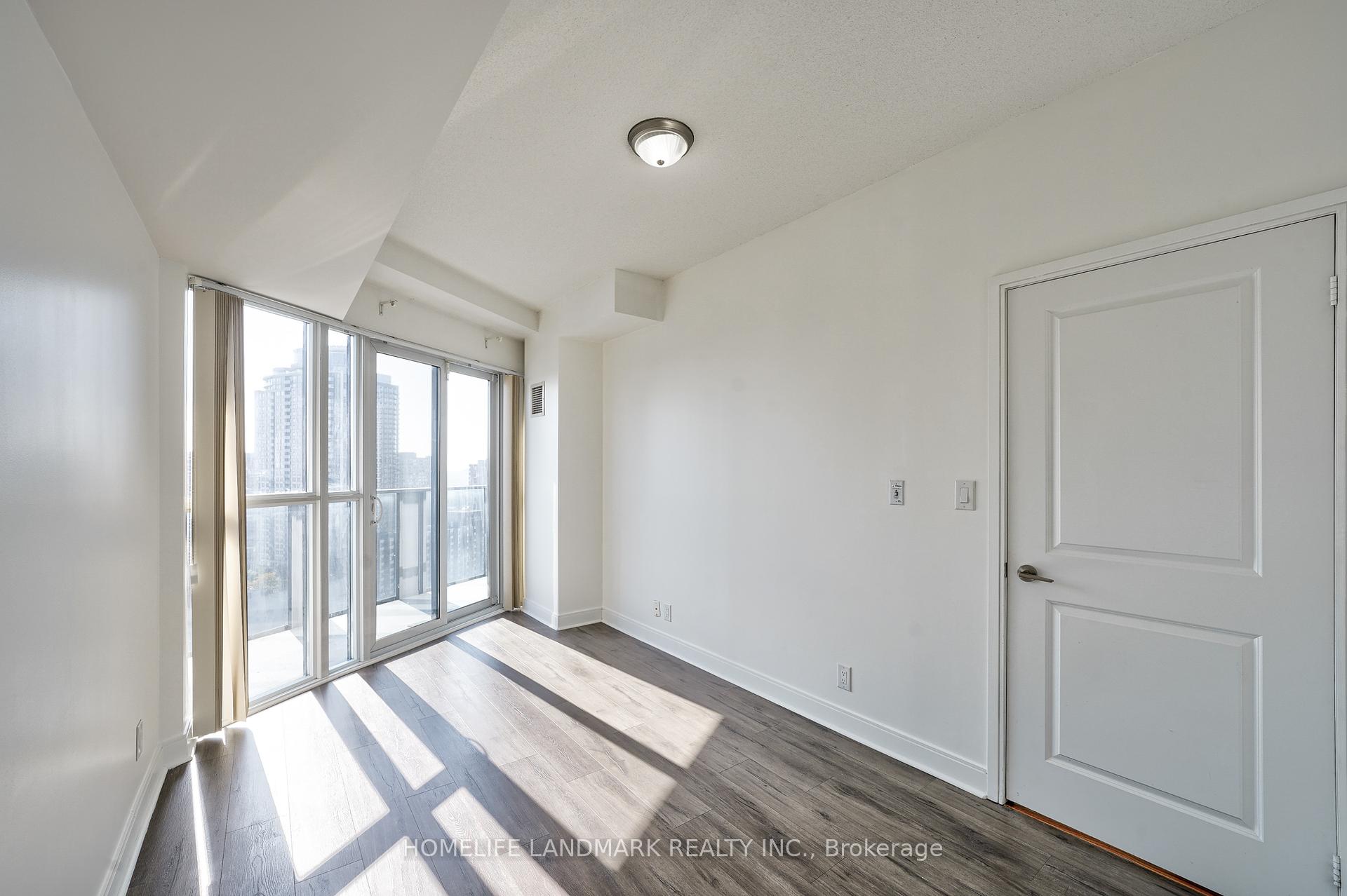 1 Bedroom Condo at 60 Absolute,  Mississauga For sale