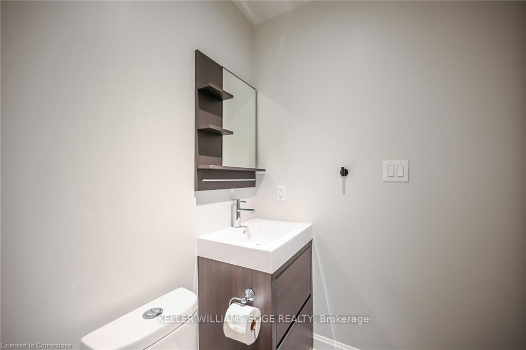 2 Bedrooms Condo at 2 King,  Hamilton For sale