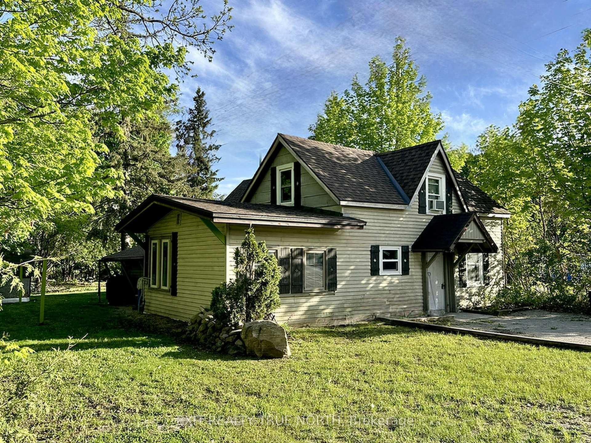 211 Bishop Street, Gravenhurst, ON P1P 1J5