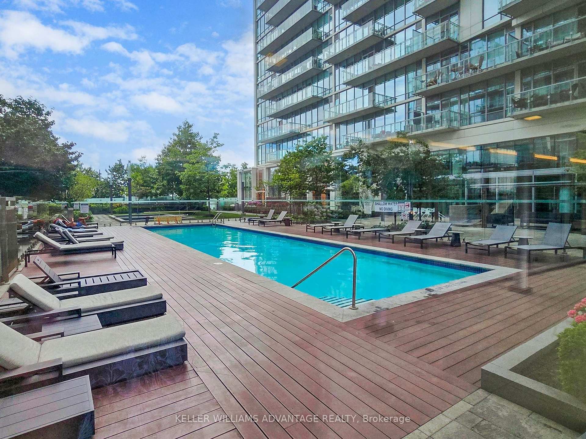 2 Bedrooms Condo at 29 Queens, Toronto For sale