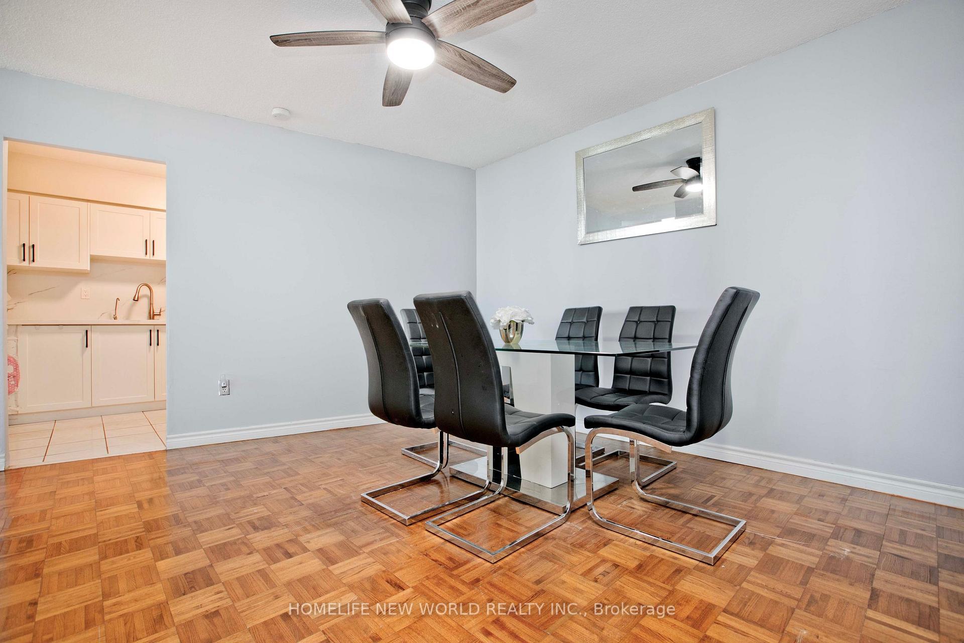 3 Bedrooms Condo at 100 Echo, Toronto For sale