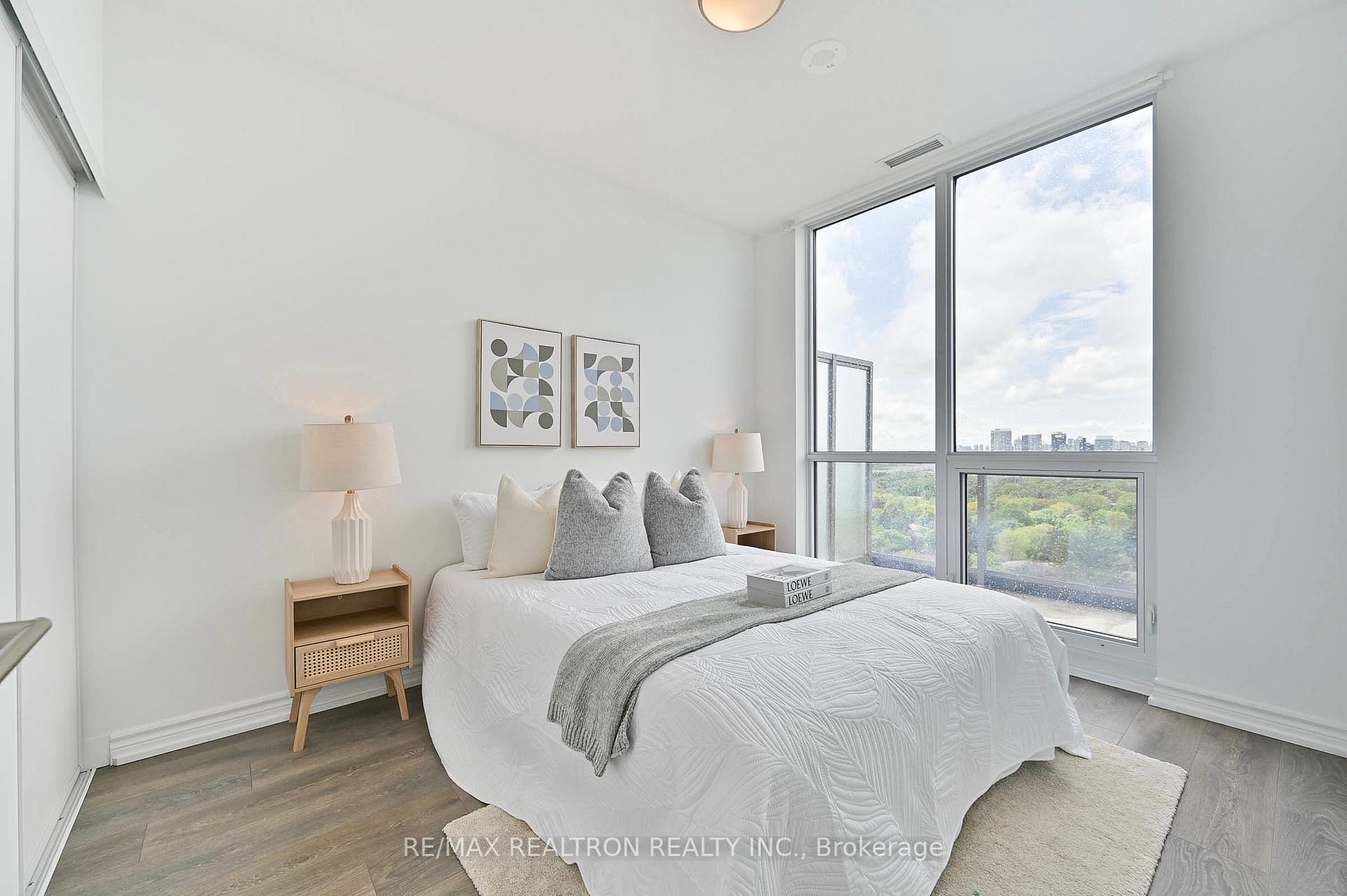 2 Bedrooms Condo at 36 Forest Manor, Toronto For sale