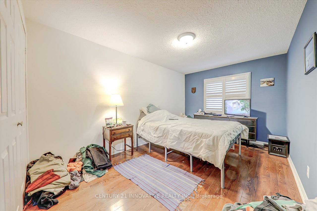4 Bedrooms Condo at 100 Burrows Hall,  Toronto For sale