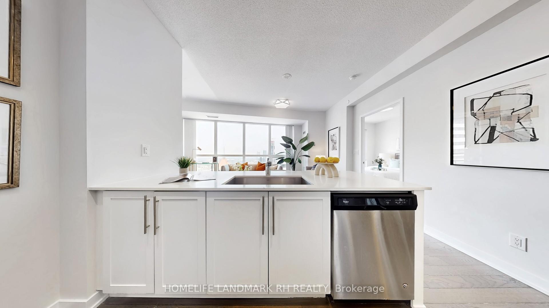 3 Bedrooms Condo at 510 Curran, Mississauga For sale