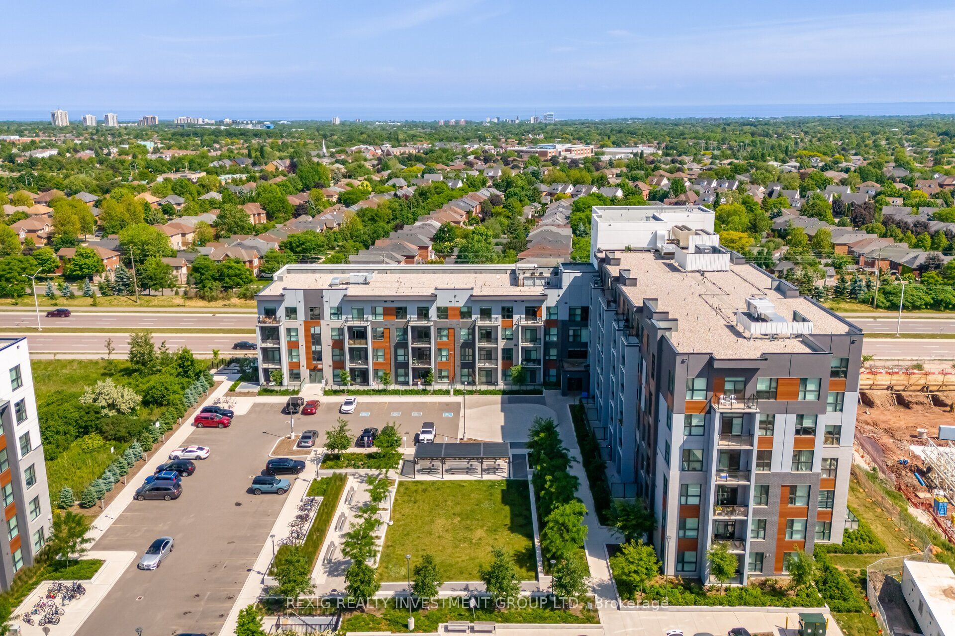 95 DUNDAS Street W, #613