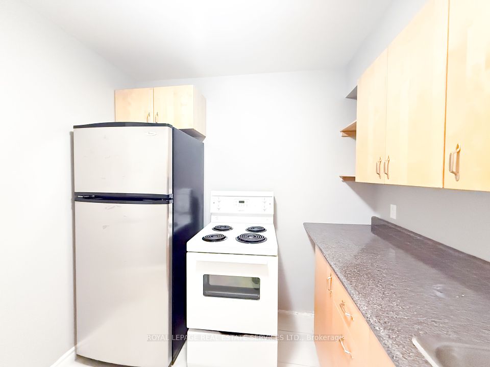 #Lower - 3352 Dundas Street, Toronto, ON M6P 2A4