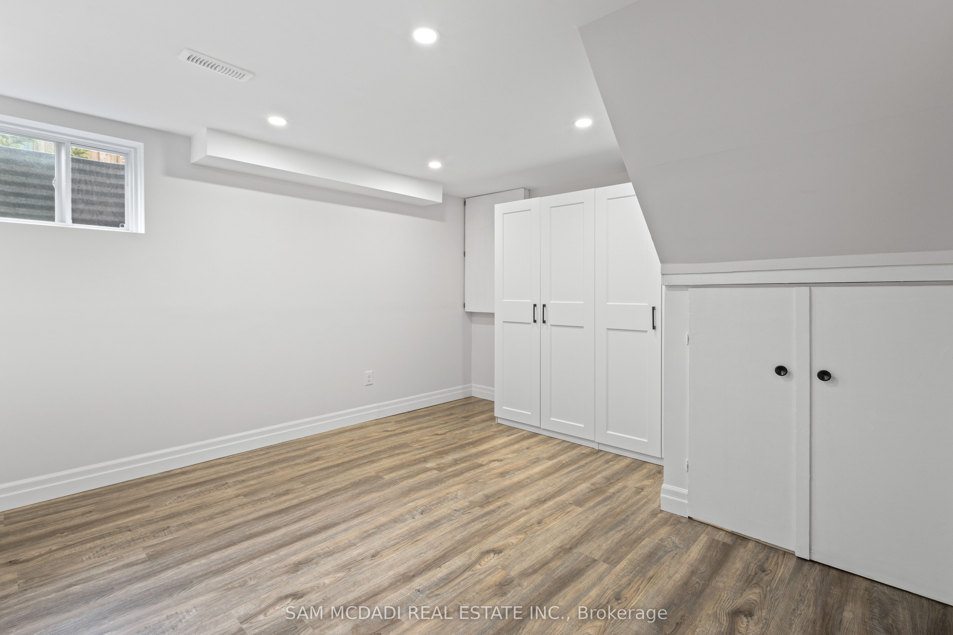 2535 Robin Drive