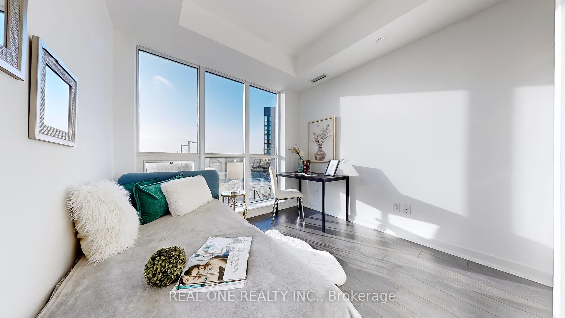 2 Bedrooms Condo at 31 Tippett, Toronto For sale