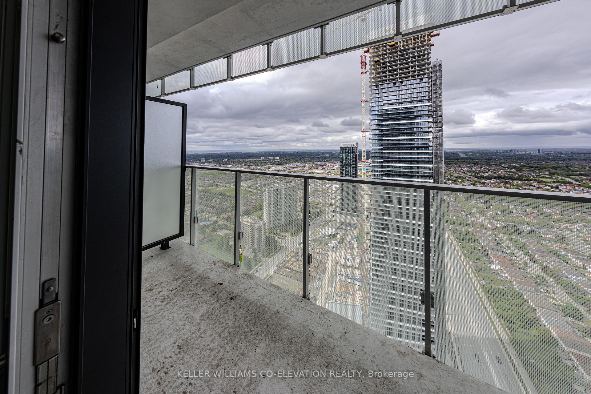 1 Bedroom Condo at 3900 Confederation, Mississauga For sale