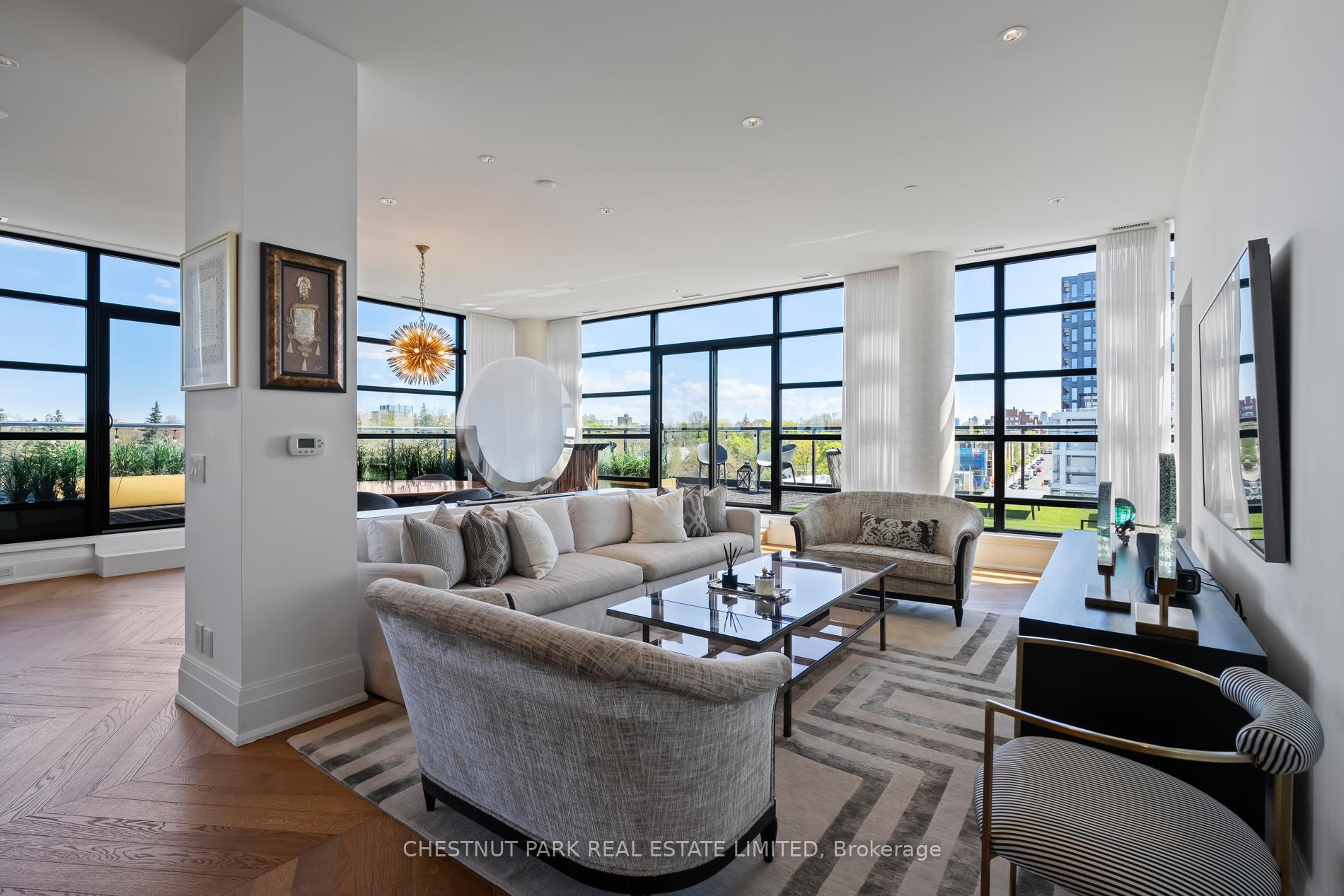 3 Bedrooms Condo at 170 Chiltern Hill, Toronto For sale