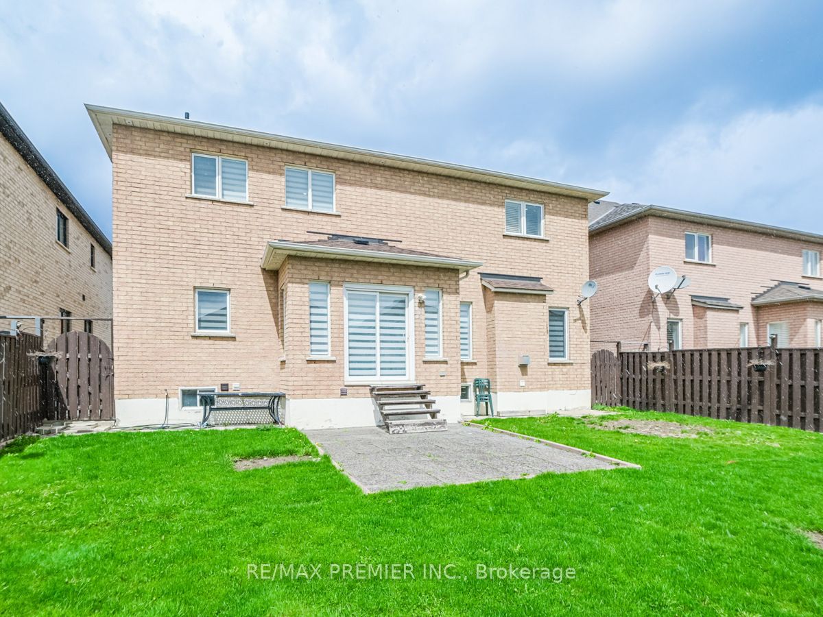 37 Colombo Crescent