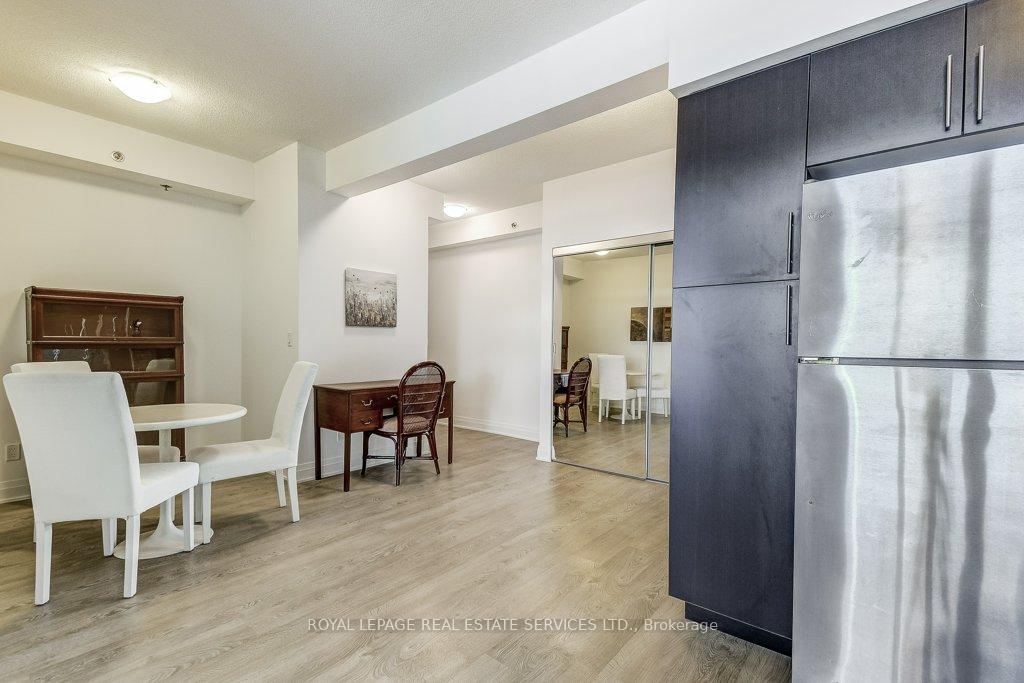 2 Bedrooms Condo at 55 Speers, Oakville For sale