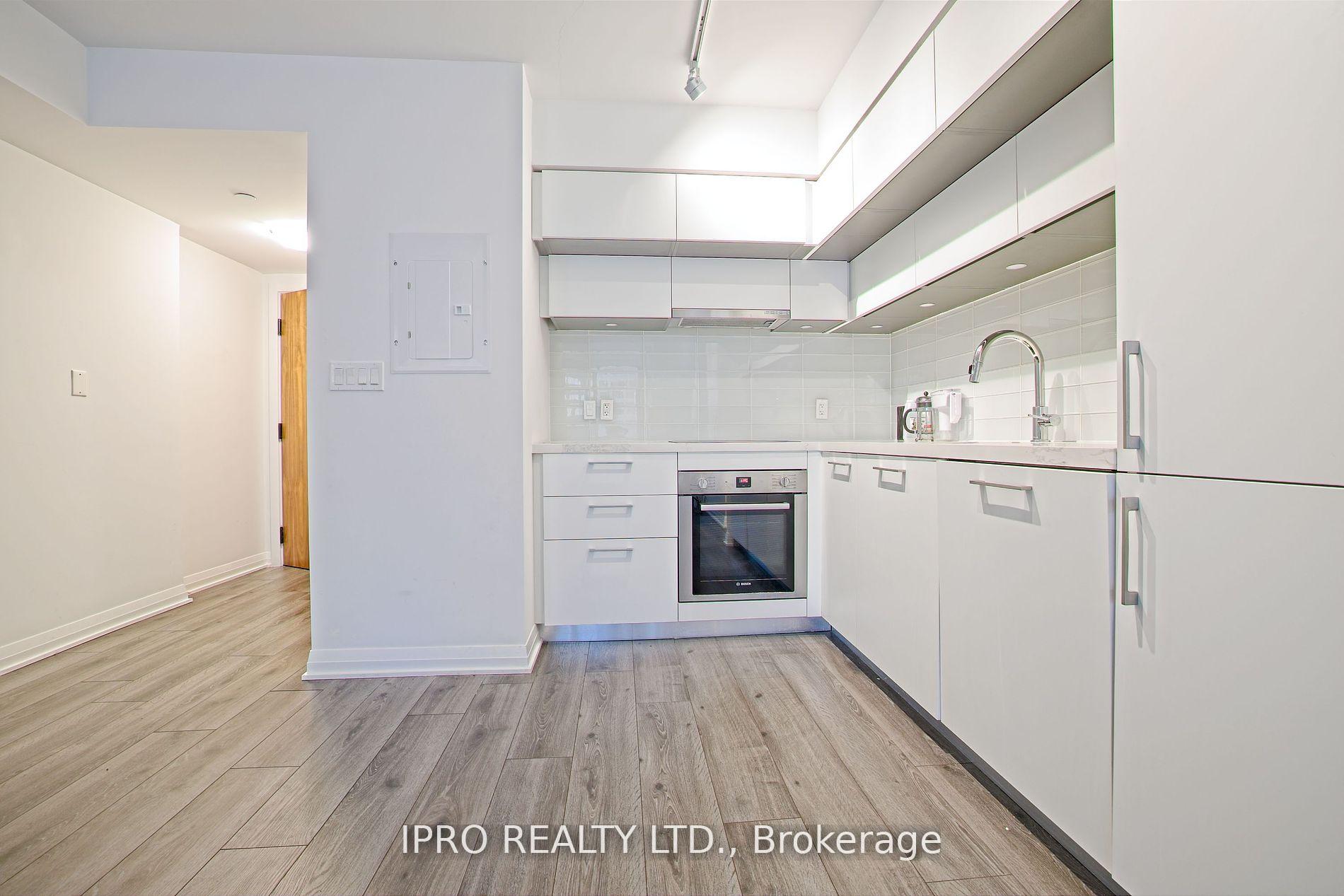 1 Bedroom Condo at 99 Foxbar, Toronto For sale