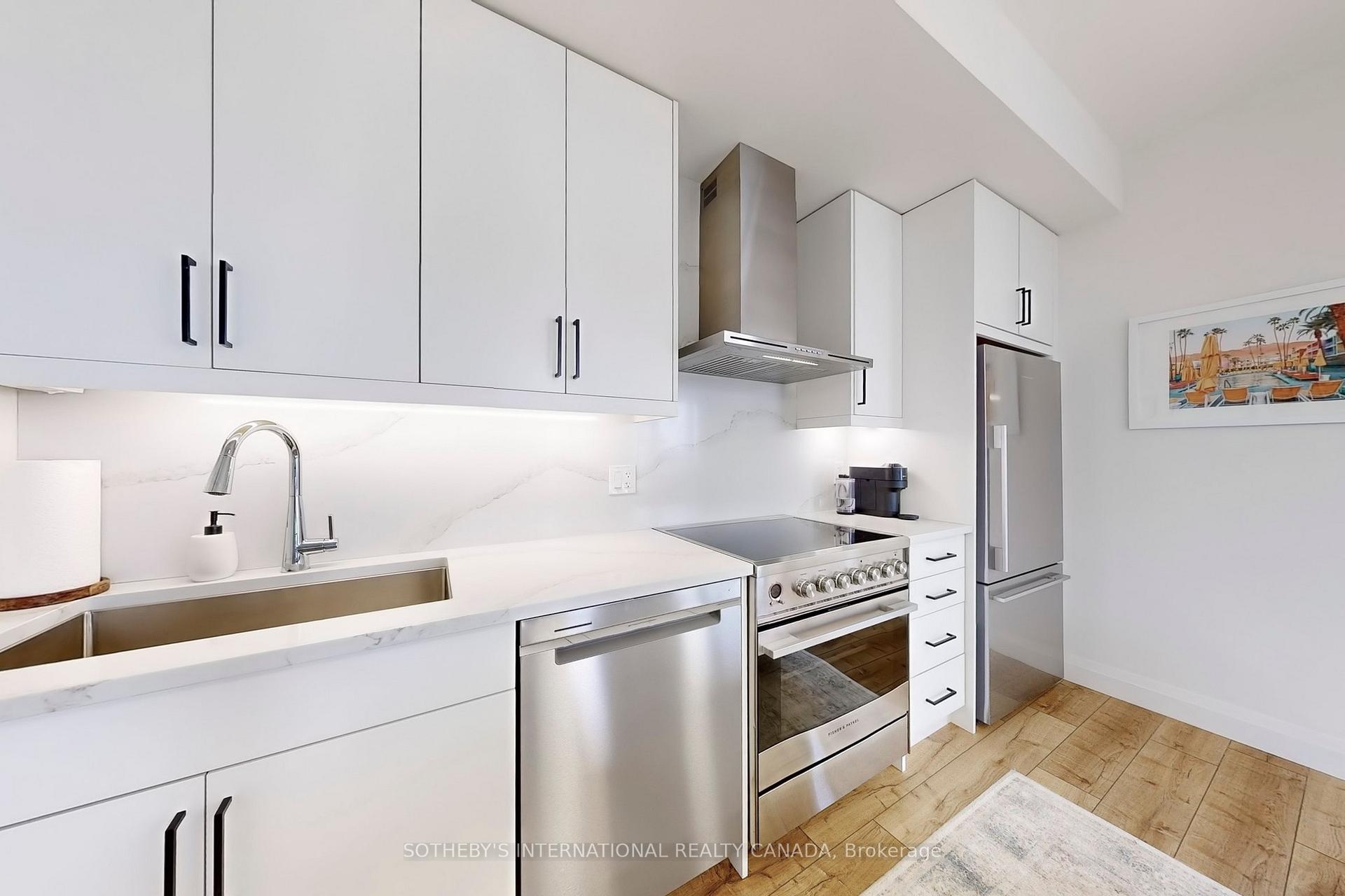 2 Bedrooms Condo at 500 Brock, Burlington For sale