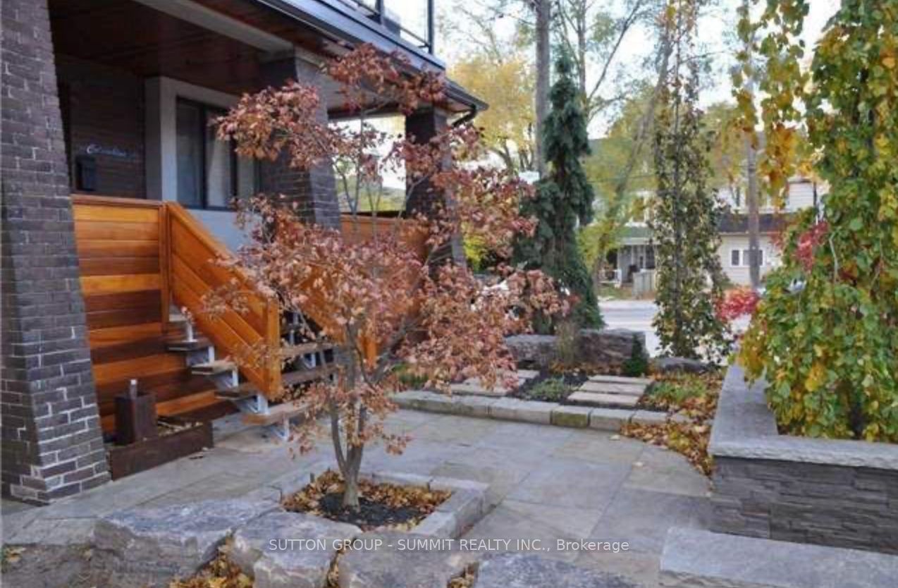 1 Columbine Avenue S, #Upper