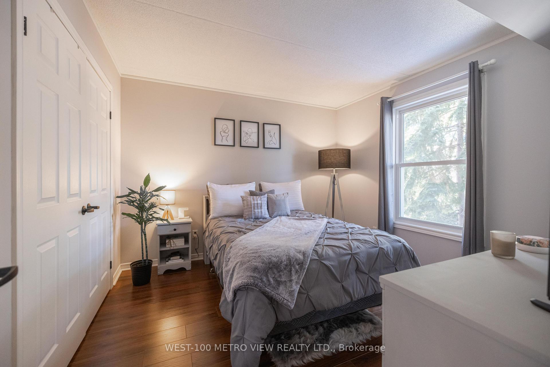 1 Bedroom Condo at 2040 Cleaver,  Burlington For sale