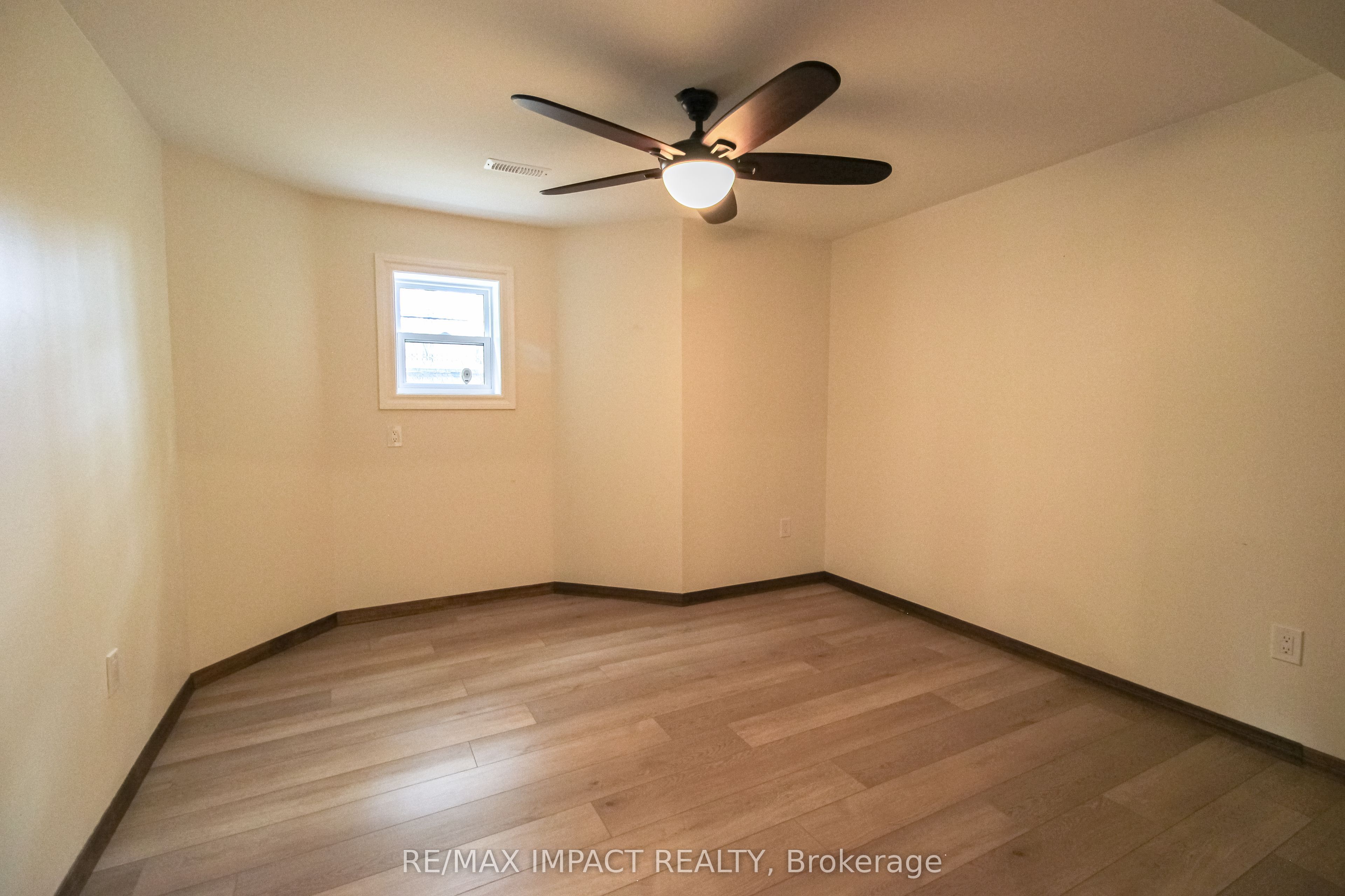 215 Raglan Road W