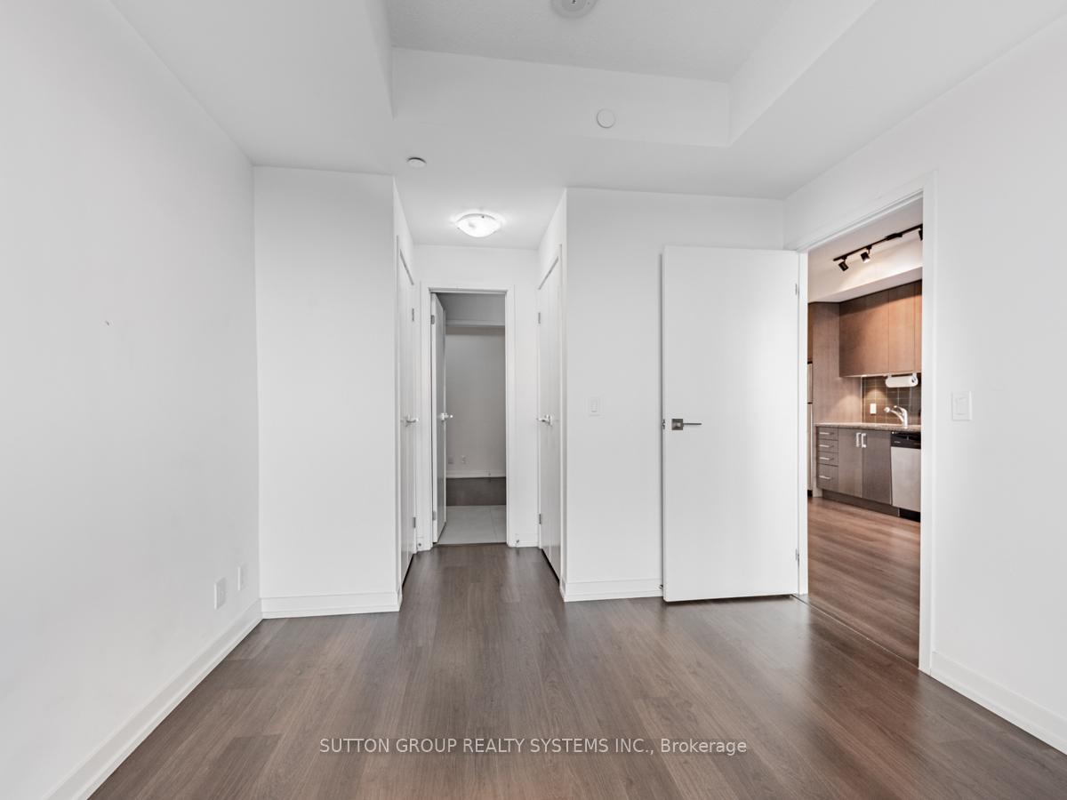 2 Bedrooms Condo at 98 Lillian, Toronto For sale