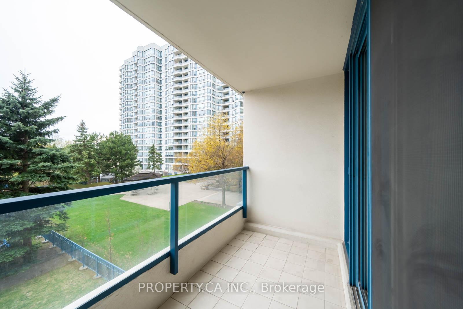 3 Bedrooms Condo at 7300 Yonge, Vaughan For sale