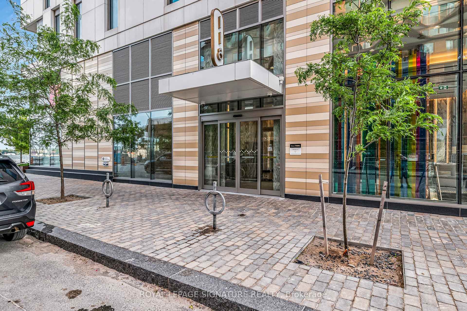 3 Bedrooms Condo at 118 Merchants’ Wharf, Toronto For sale