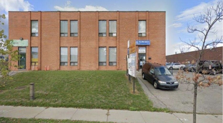 126-150 Limestone Crescent Toronto W05 Ontario M3J 2S4