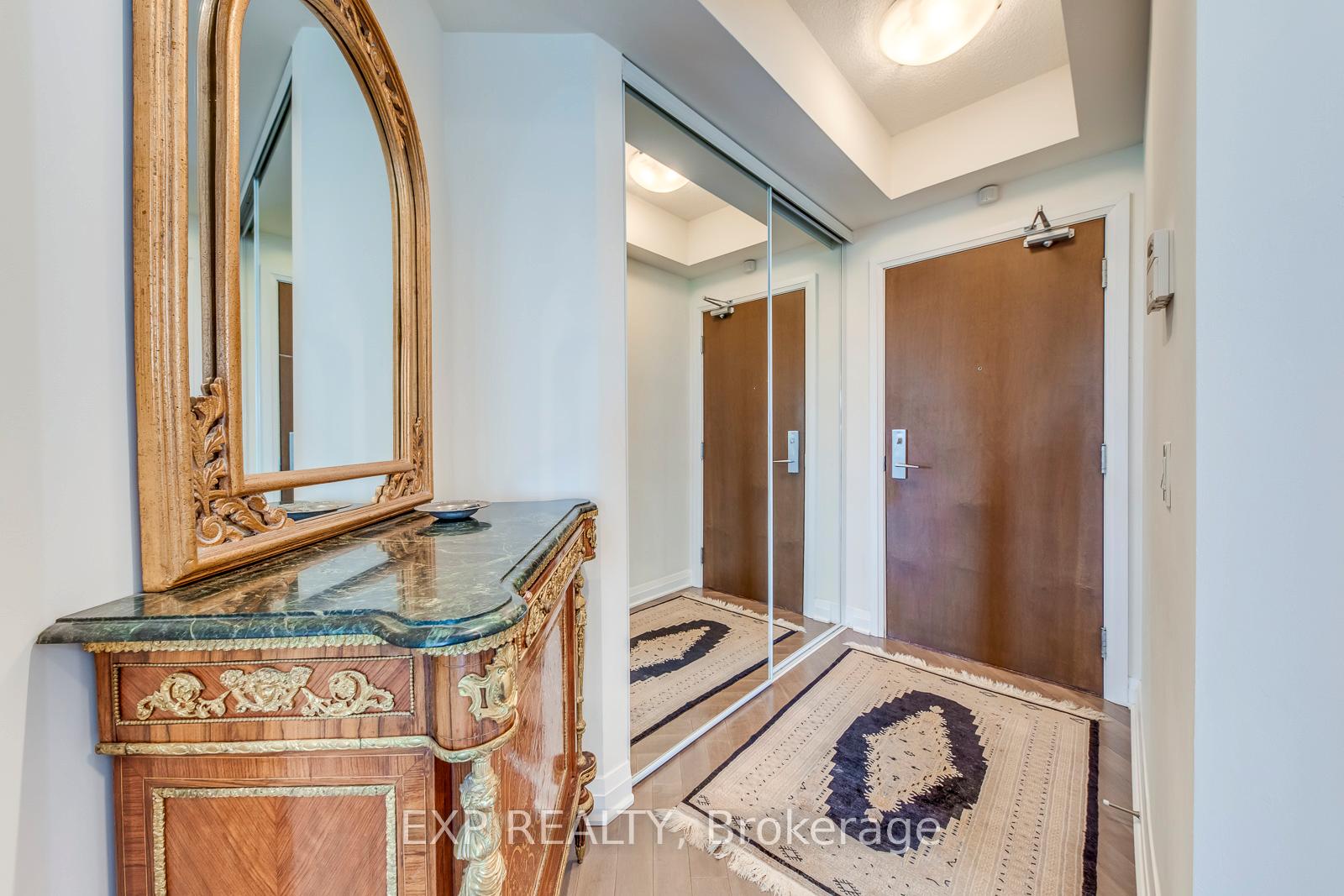 3 Bedrooms Condo at 1055 Southdown, Mississauga For sale