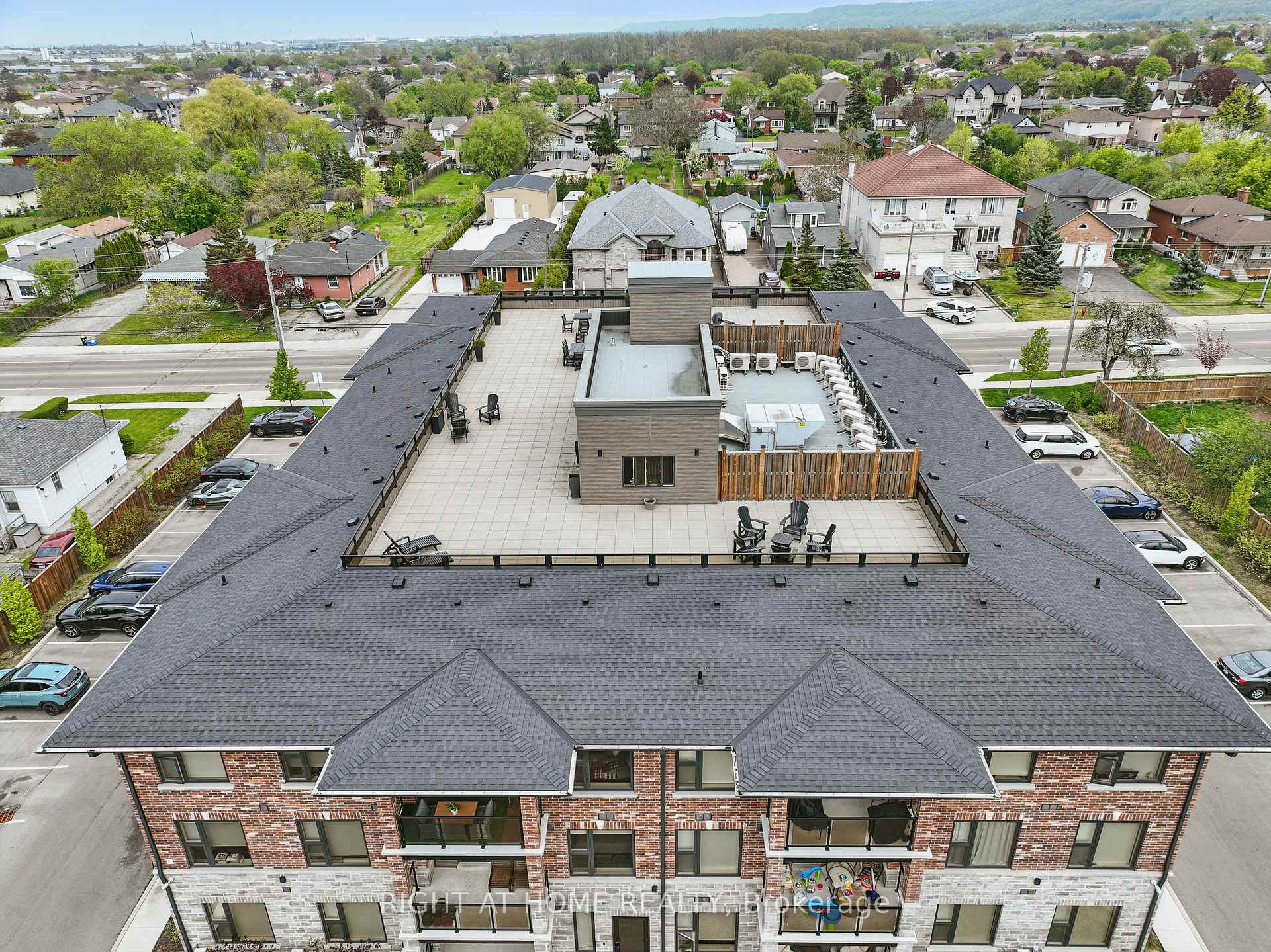 1 Bedroom Condo at 257 Millen, Hamilton For sale