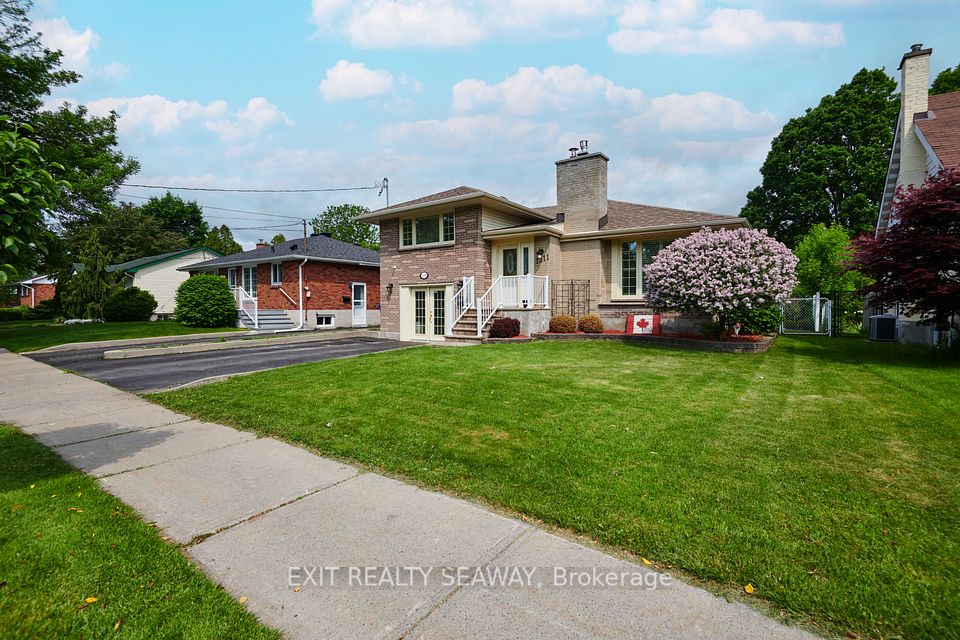 1211 Leonard Avenue, Cornwall, ON K6J 1M5