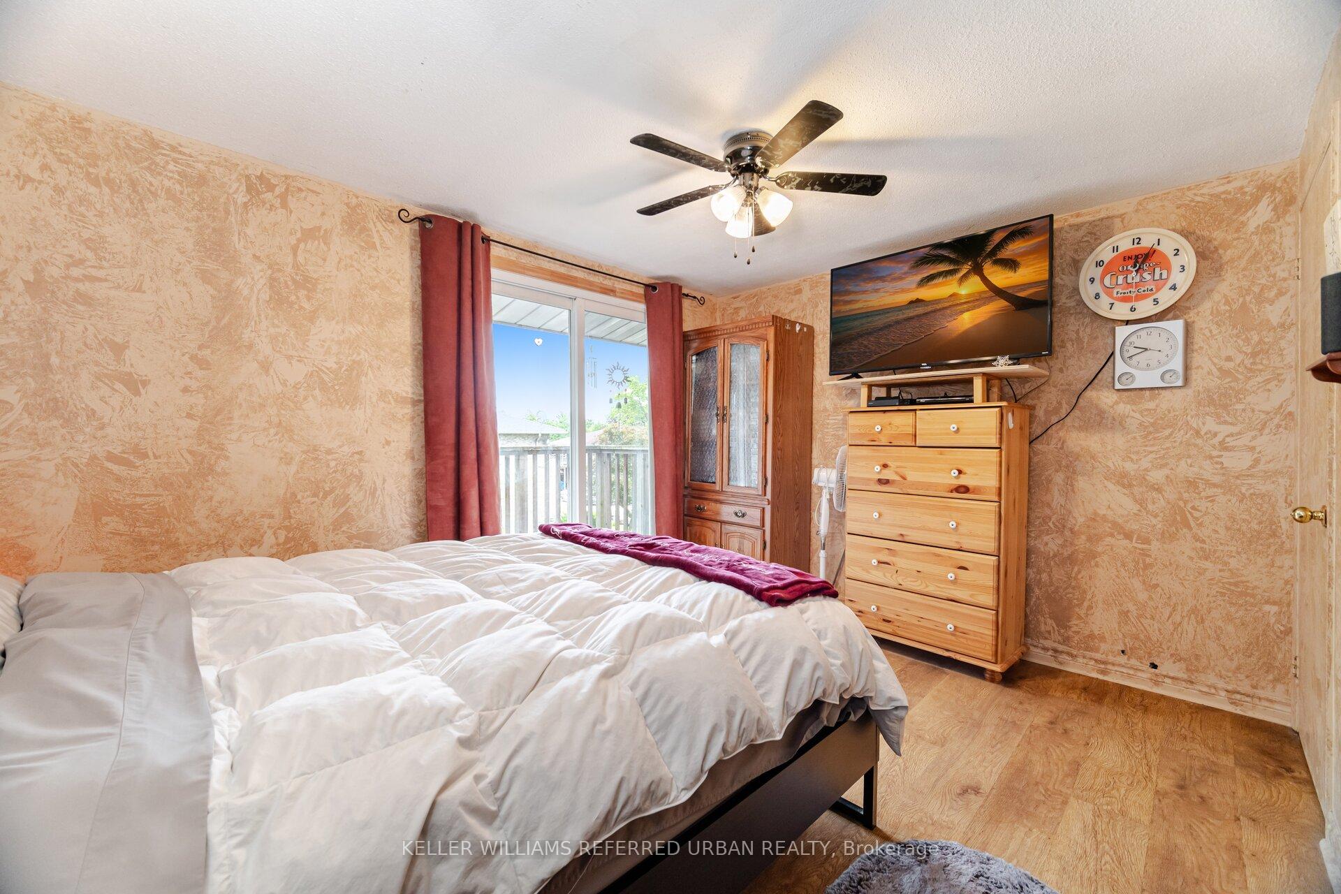 3 Bedrooms Condo at 973 Francis, Burlington For sale