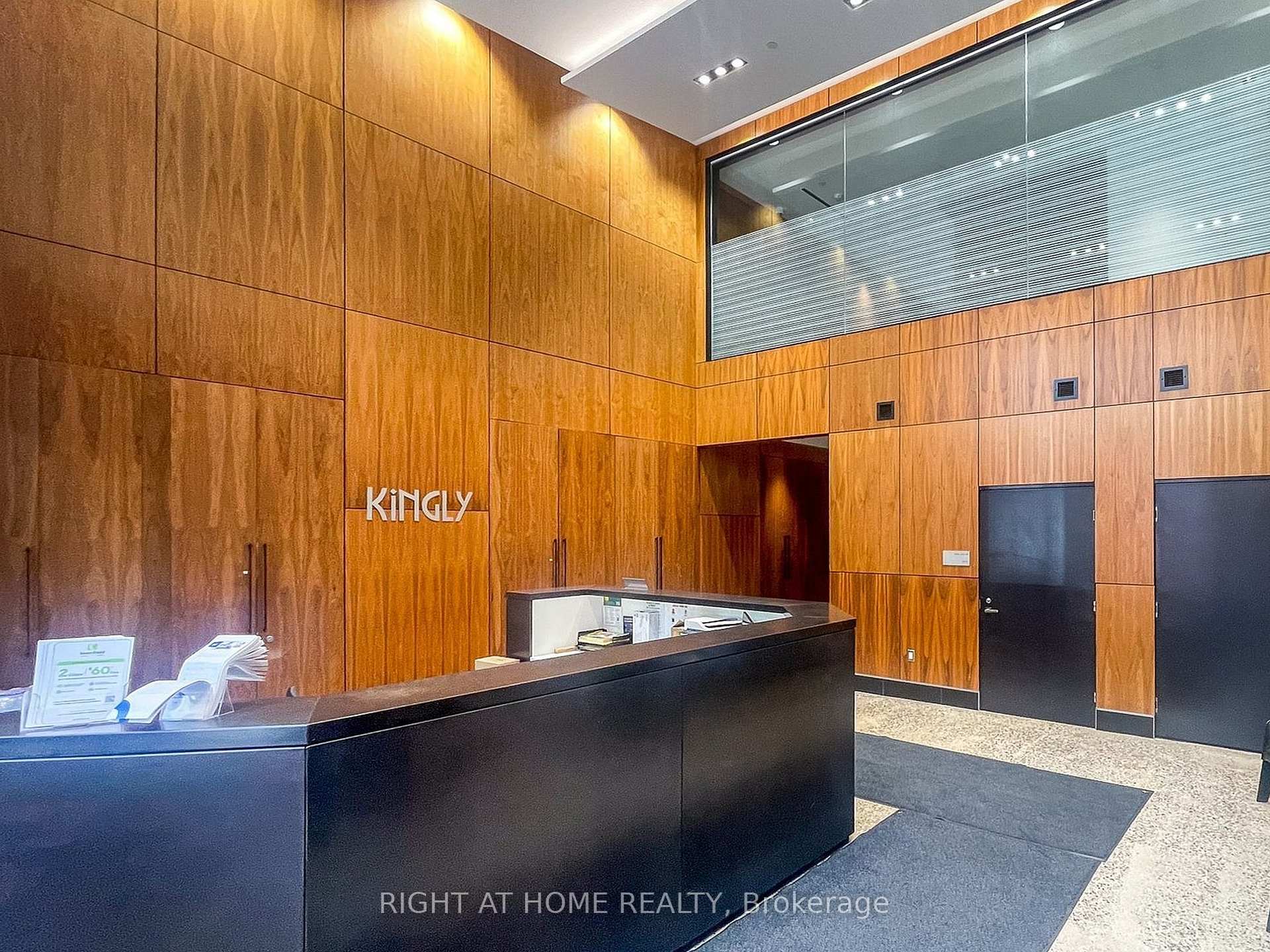 2 Bedrooms Condo at 501 Adelaide, Toronto For sale