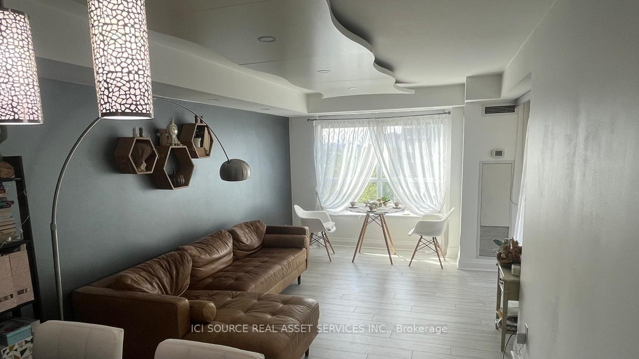2 Bedrooms Condo at 20 North Park, Vaughan For sale