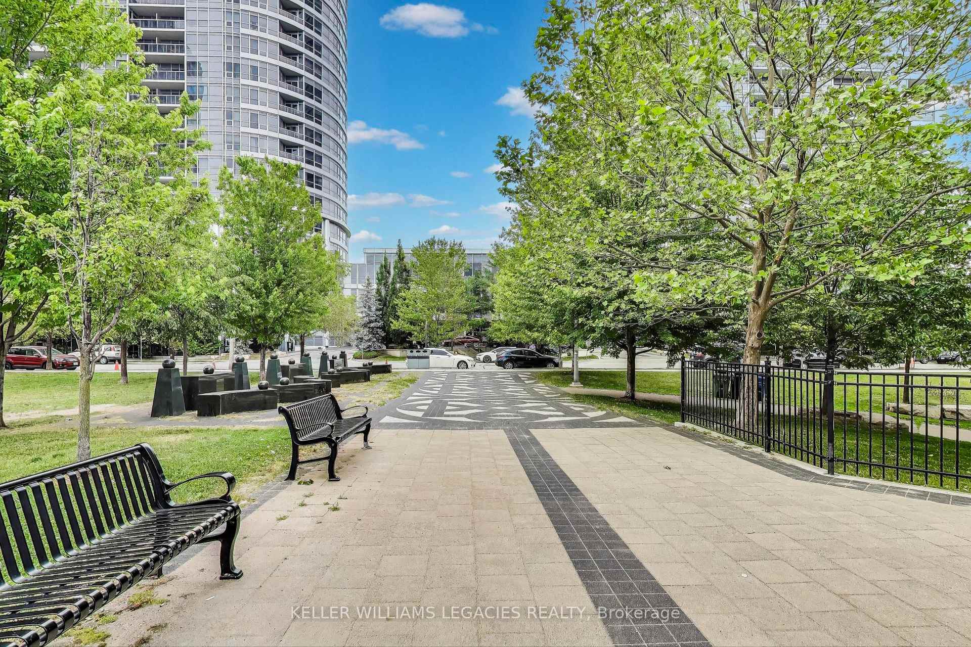1 Bedroom Condo at 181 Village Green, Toronto For sale