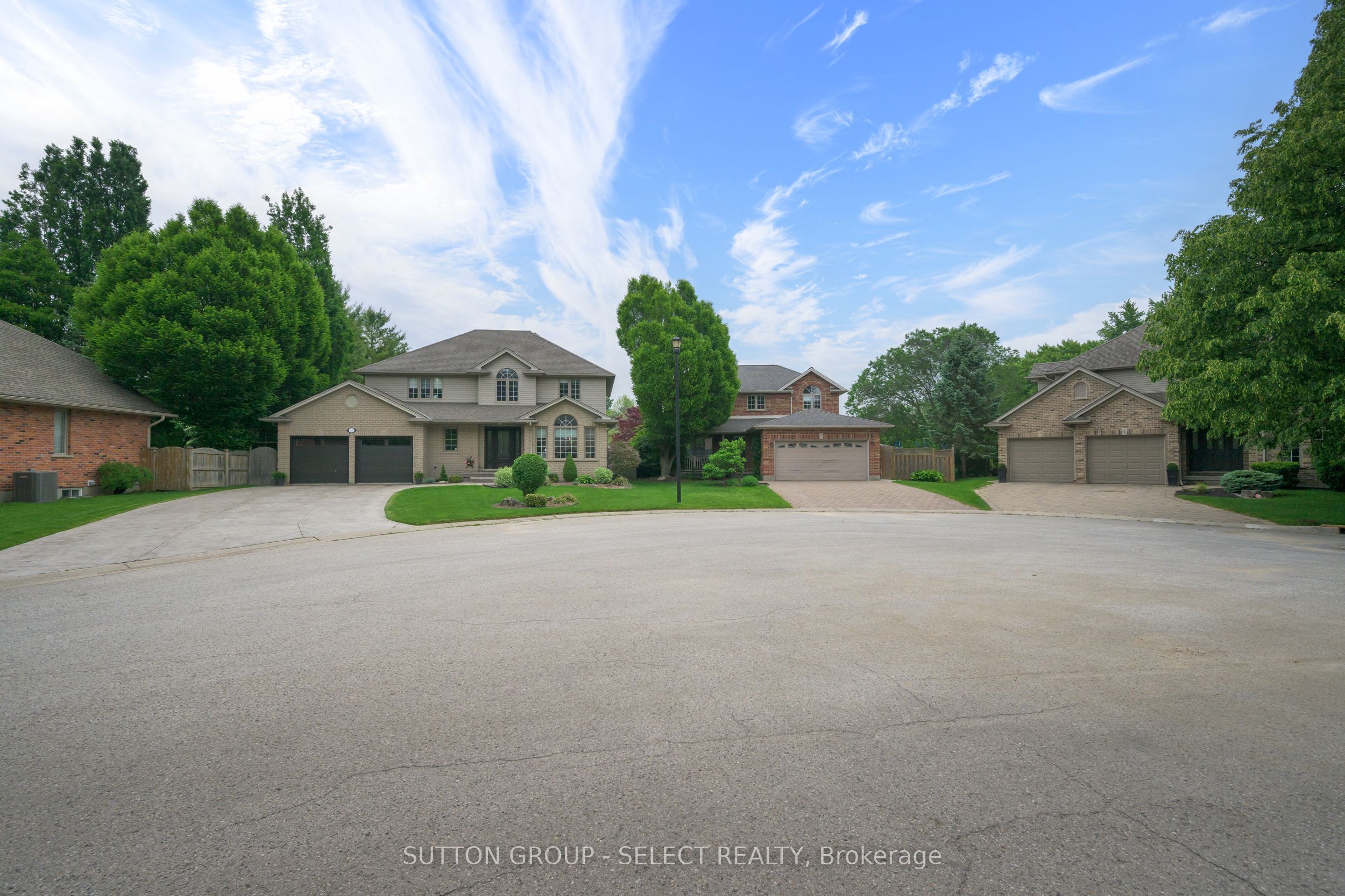 42 Pinebrook Court