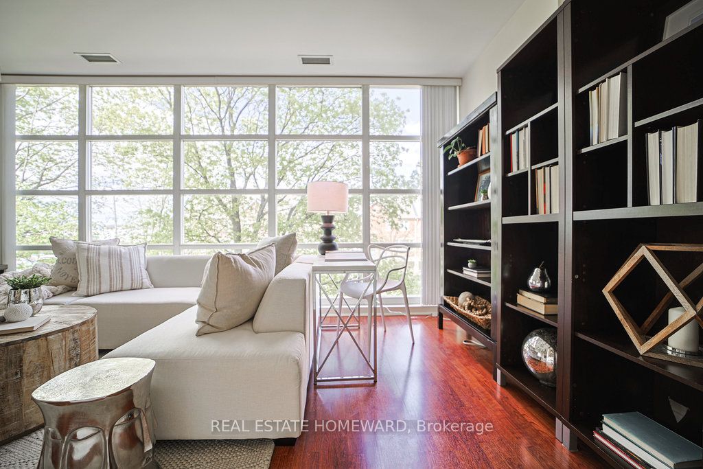 1 Leaside Park Drive, #209
