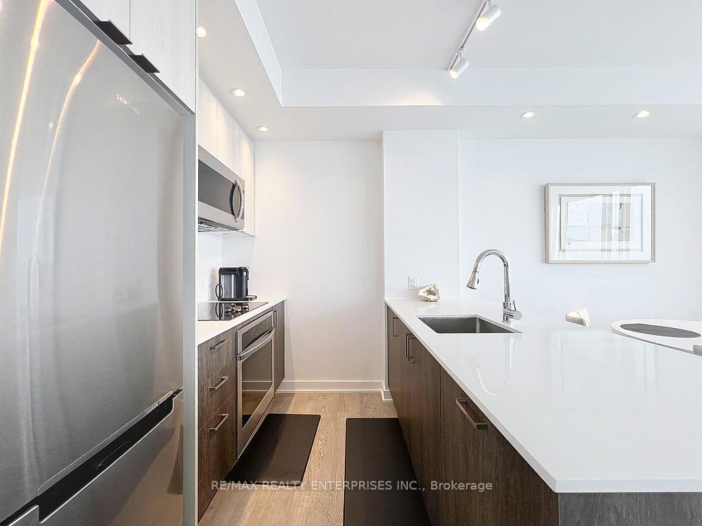 2 Bedrooms Condo at 1928 Lake Shore, Toronto For sale