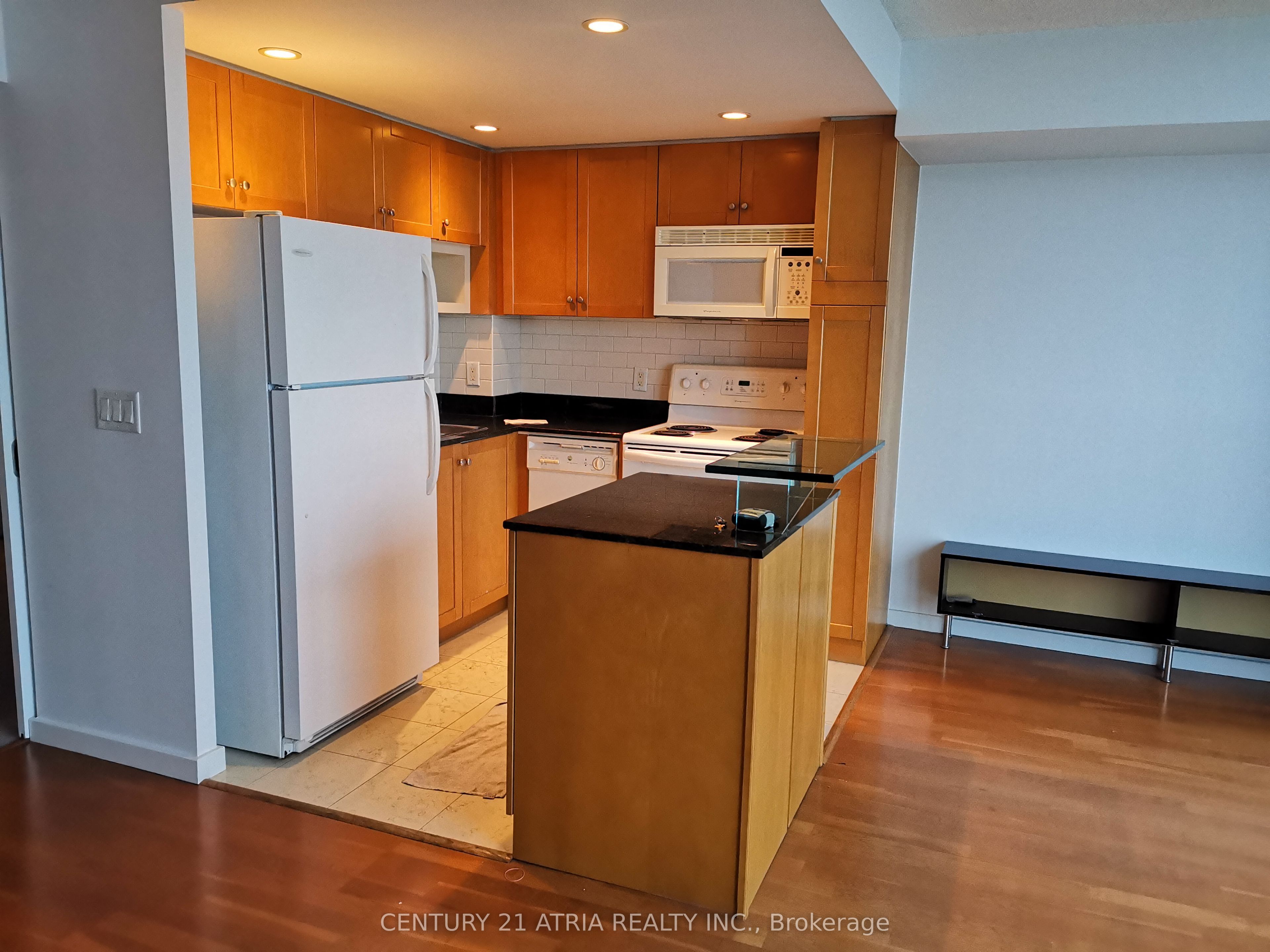 208 Queens Quay W, #1805