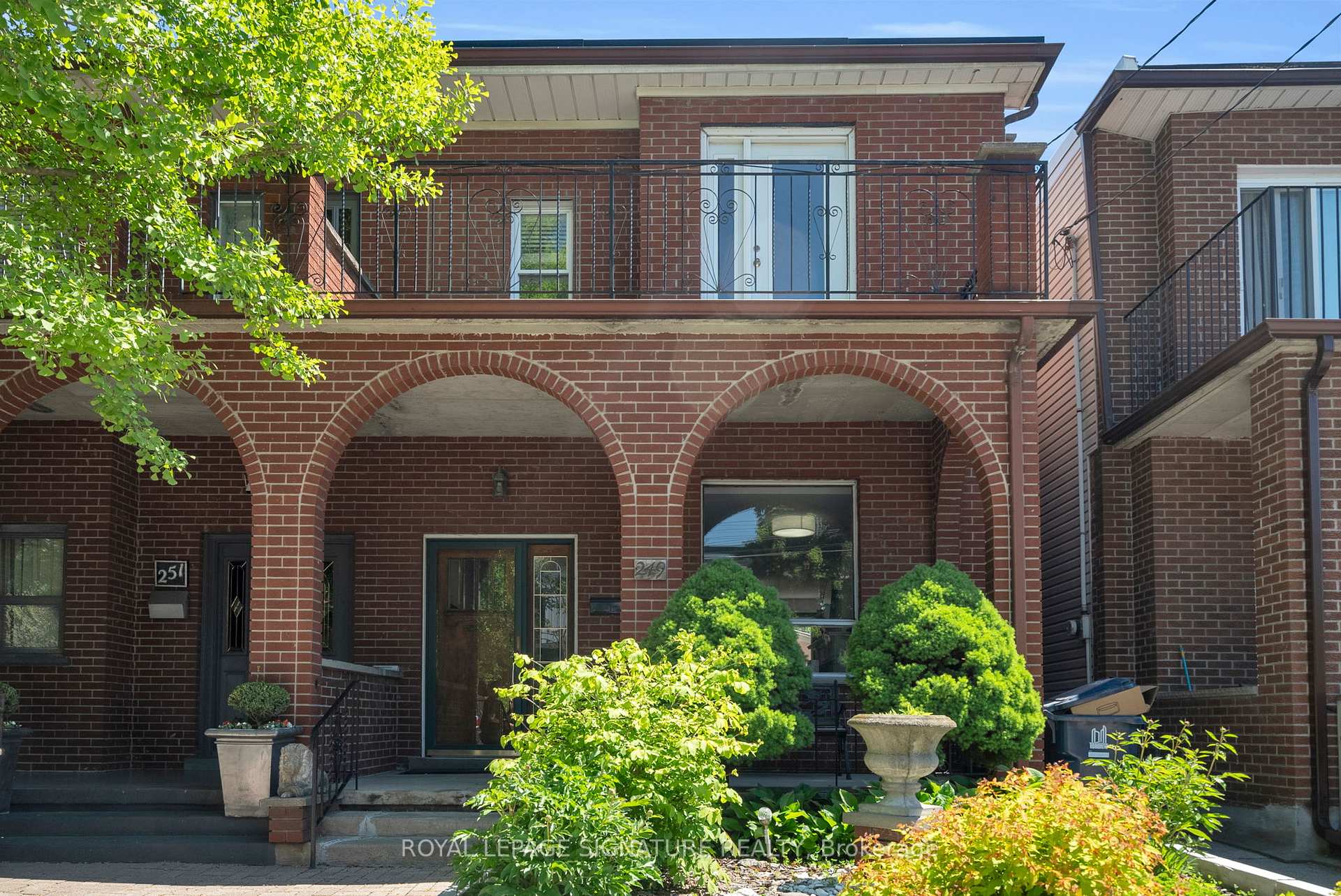 249 Clinton Street, Toronto, ON M6G 2Y7