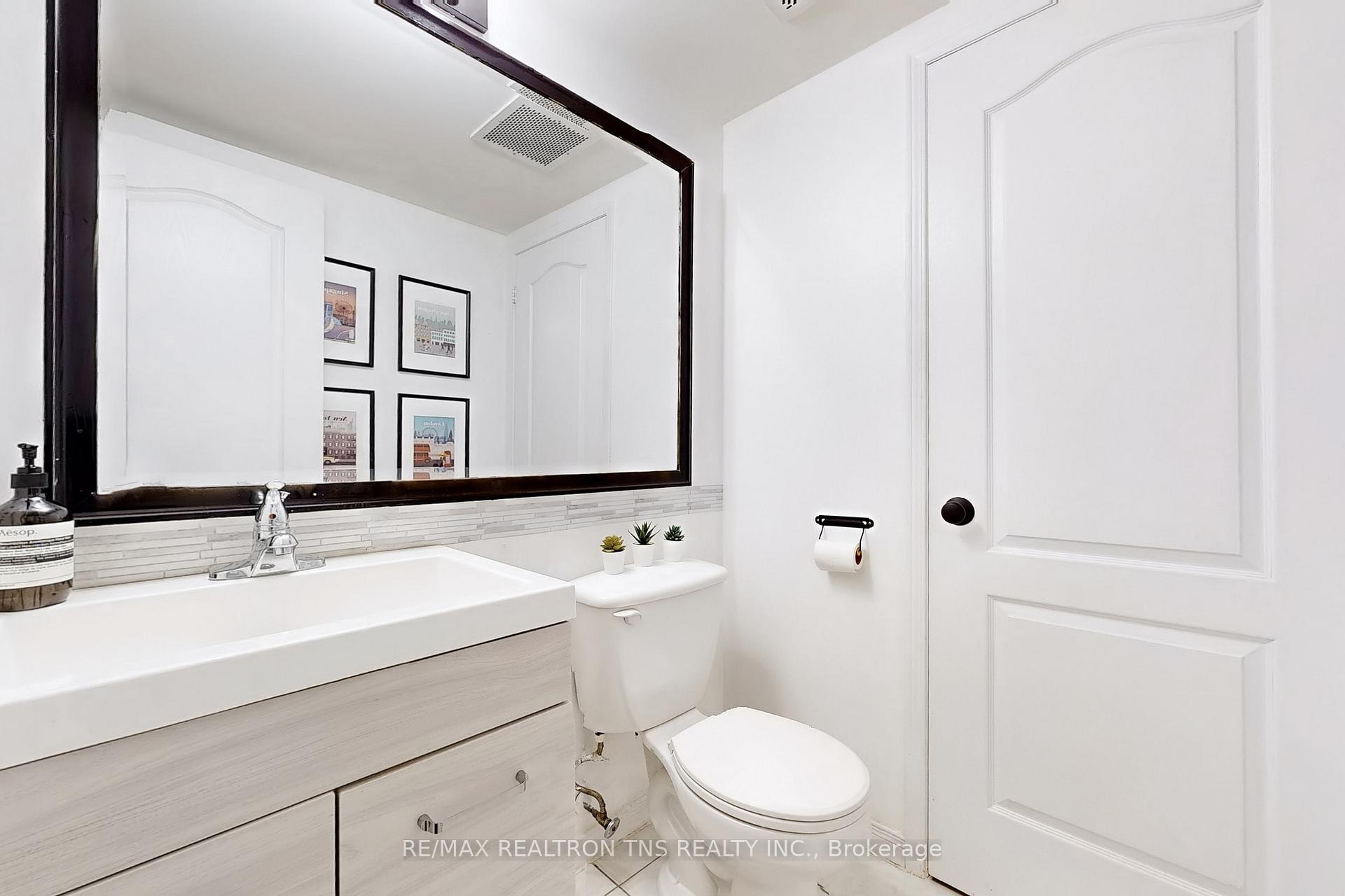 3 Bedrooms Condo at 108 Finch, Toronto For sale